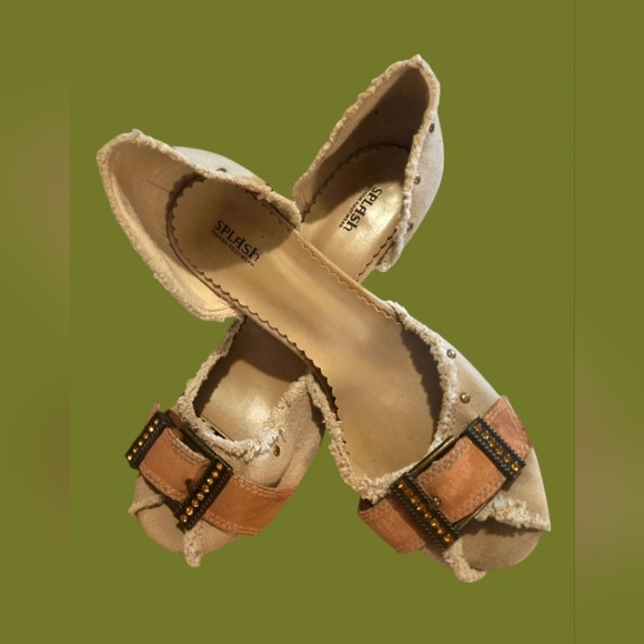 CUTE PAIR SPLASH TAN HIGH HEEL SHOES W/BROWN SUEDE & RHINESTONE BUCKLES SZ. 8.5 - Picture 4 of 8